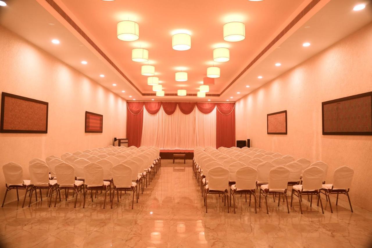 Celebrity Resort - Near Isha Yoga Alandurai Luaran gambar