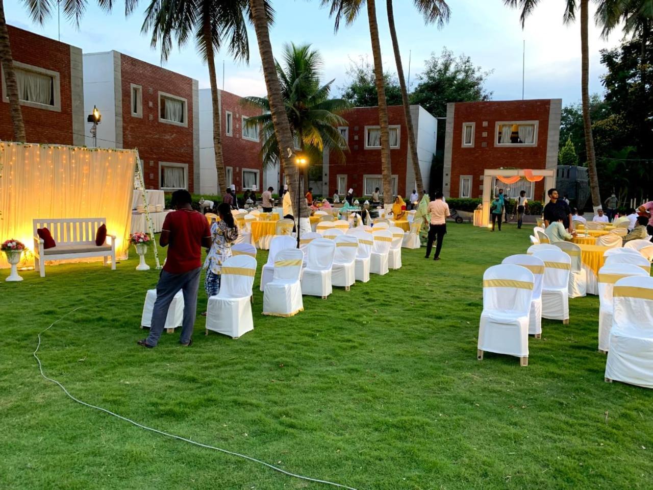 Celebrity Resort - Near Isha Yoga Alandurai Luaran gambar